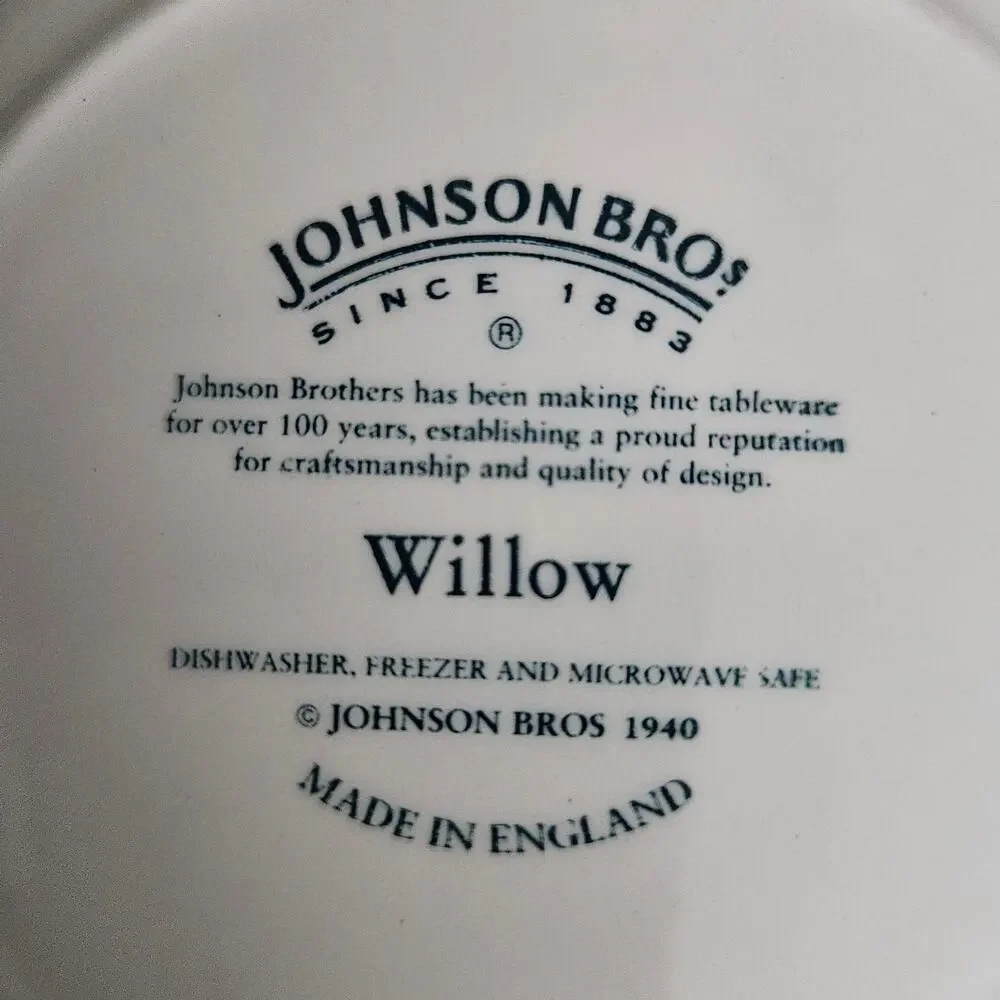 Johnson Bros Blue Willow Dessert Plate Made in England Blue White Transferware